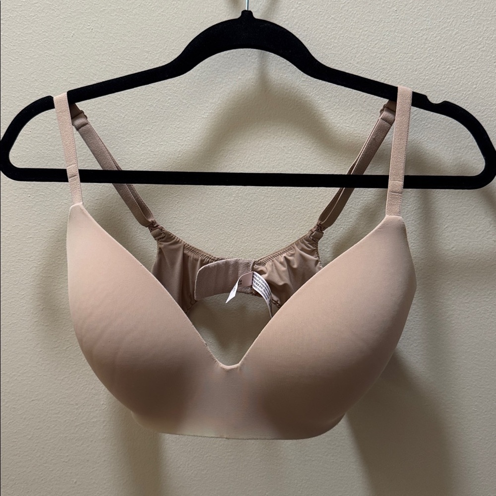 Victoria’s Secret T shirt bra lightly lined wireless racerback 34E(DD) Tan Nude